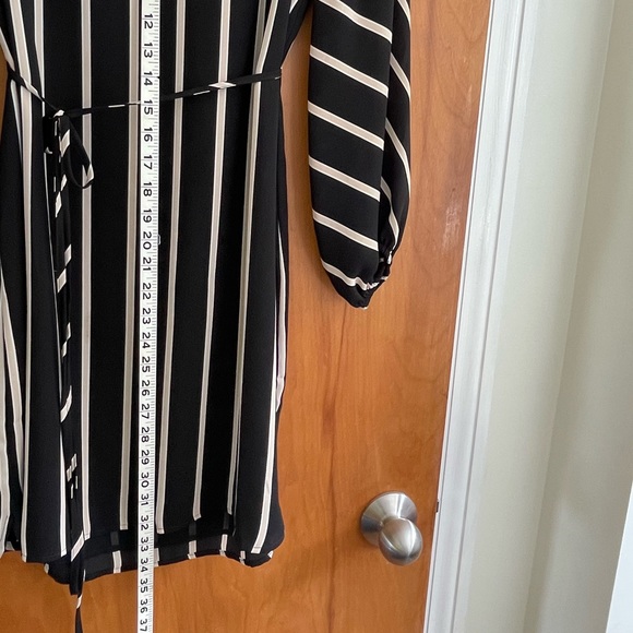Loft Dress, Size S simple tie waist, horizontal stripes, extremely flattering! - Picture 2 of 3